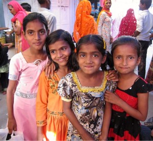 Photograph of girls in the old city market, Sawai Madhopur, near Ranthambhore, Rajasthan, India