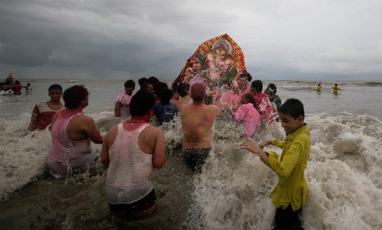 Photograph of Ganesh Chaturthi in Mumbai, India from Boston.com