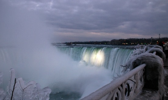 Photograph of Niagara Falls in winter