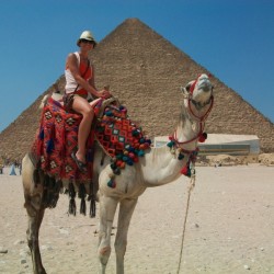 Women still love to travel solo Egypt, pyramids, contest winner