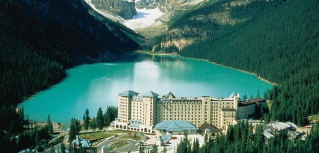 Fairmont Chateau Lake Louise with the famous lake and the Rocky Mountains