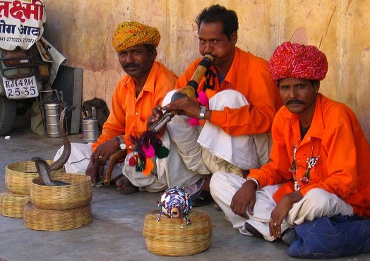 photograph of snake charmers in Jaipur, India