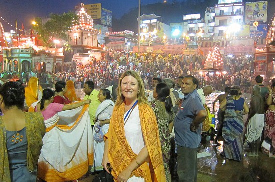 photograph of Mariellen at the aarti in Haridwar during the Kumbh Mela, APril 2010