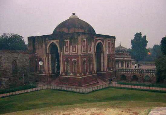 The moment it hit me I was in India: mosque at Qutab Minar complex, Delhi