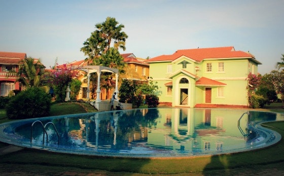 Pool and villas in Goa, India