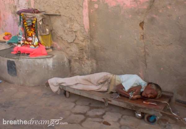 Mirabai, Krishna, India, travel, journey, woman, women, solo, Meera, Meerabai, music, Dwarka, Gujarat, temple, market