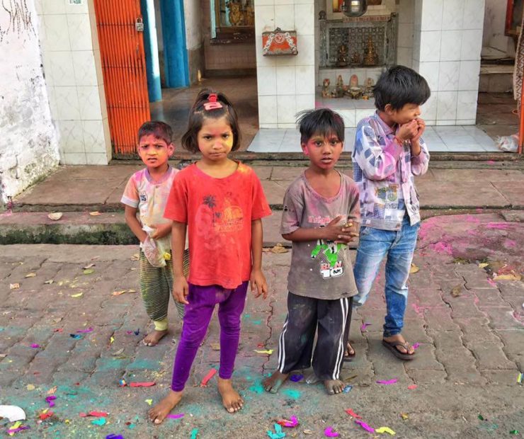 Children of Agra, India on the street