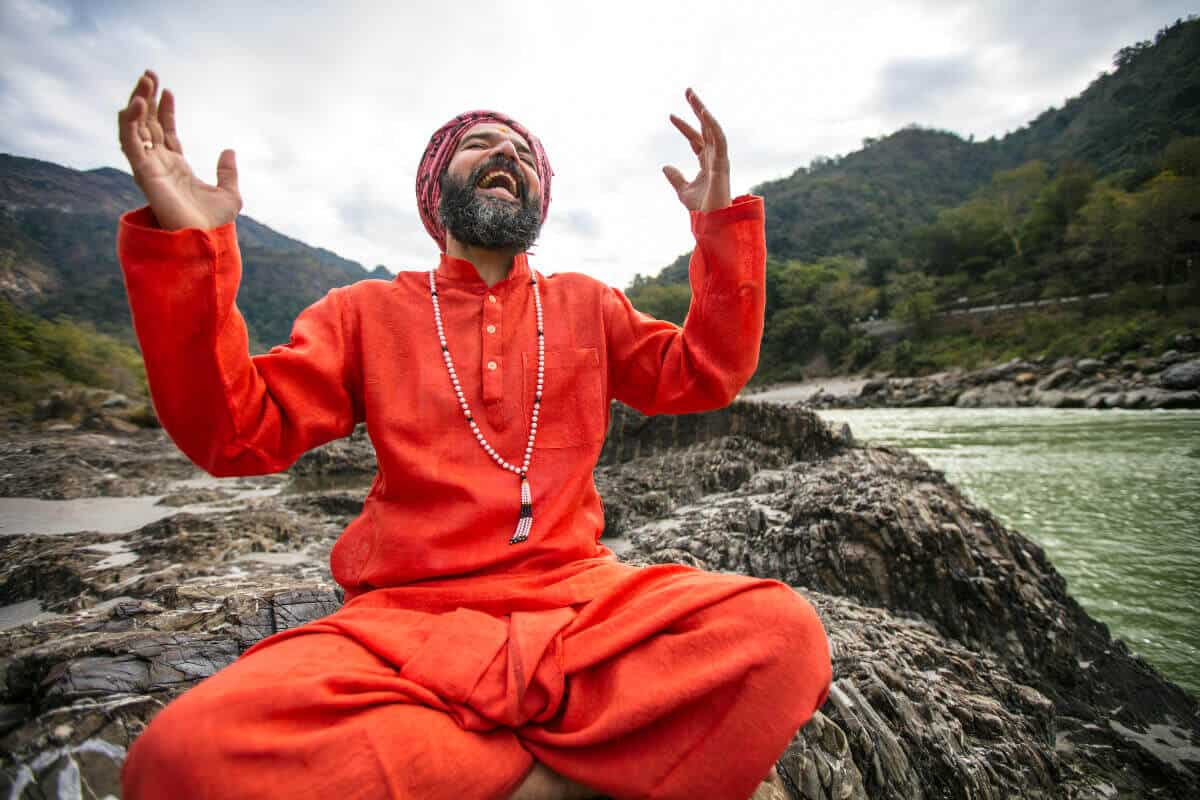 Yoga teacher Yogrishi Vishvketu in India 