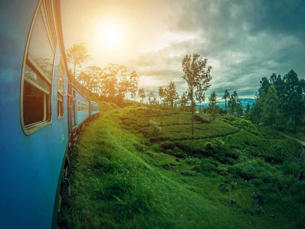 Sri Lanka train through tea plantations