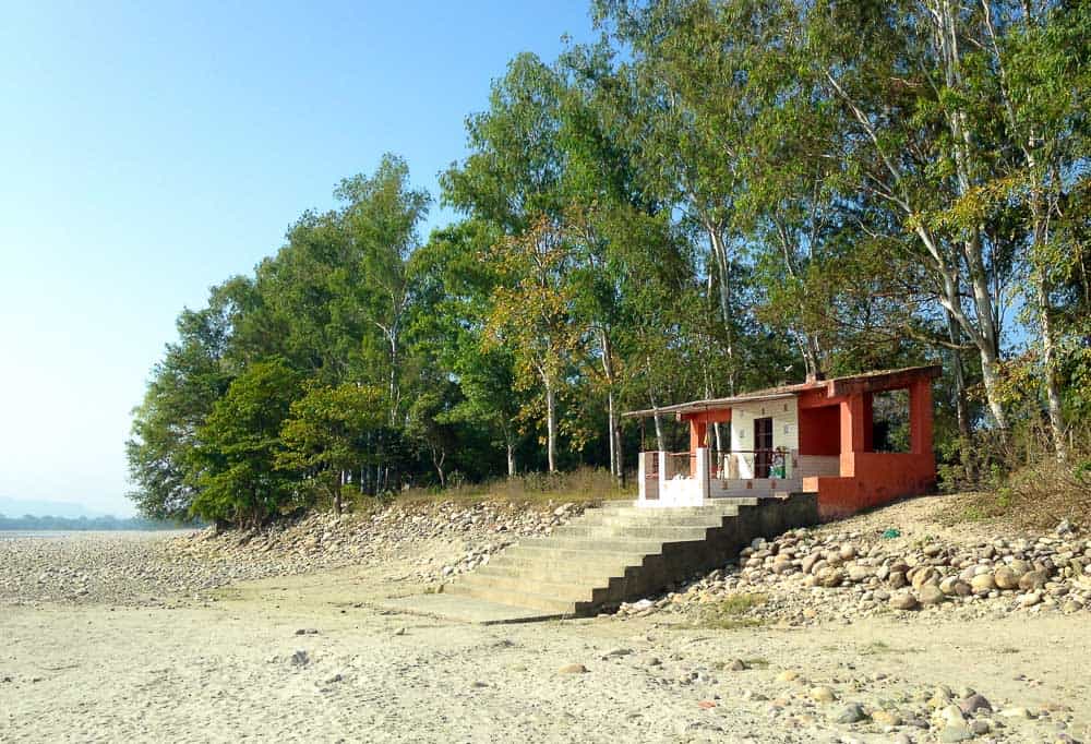 a small temple on the banks of Ganga River