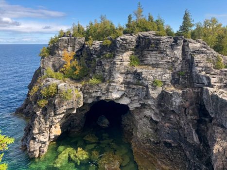 Bruce Peninsula cliff on lake in Ontario