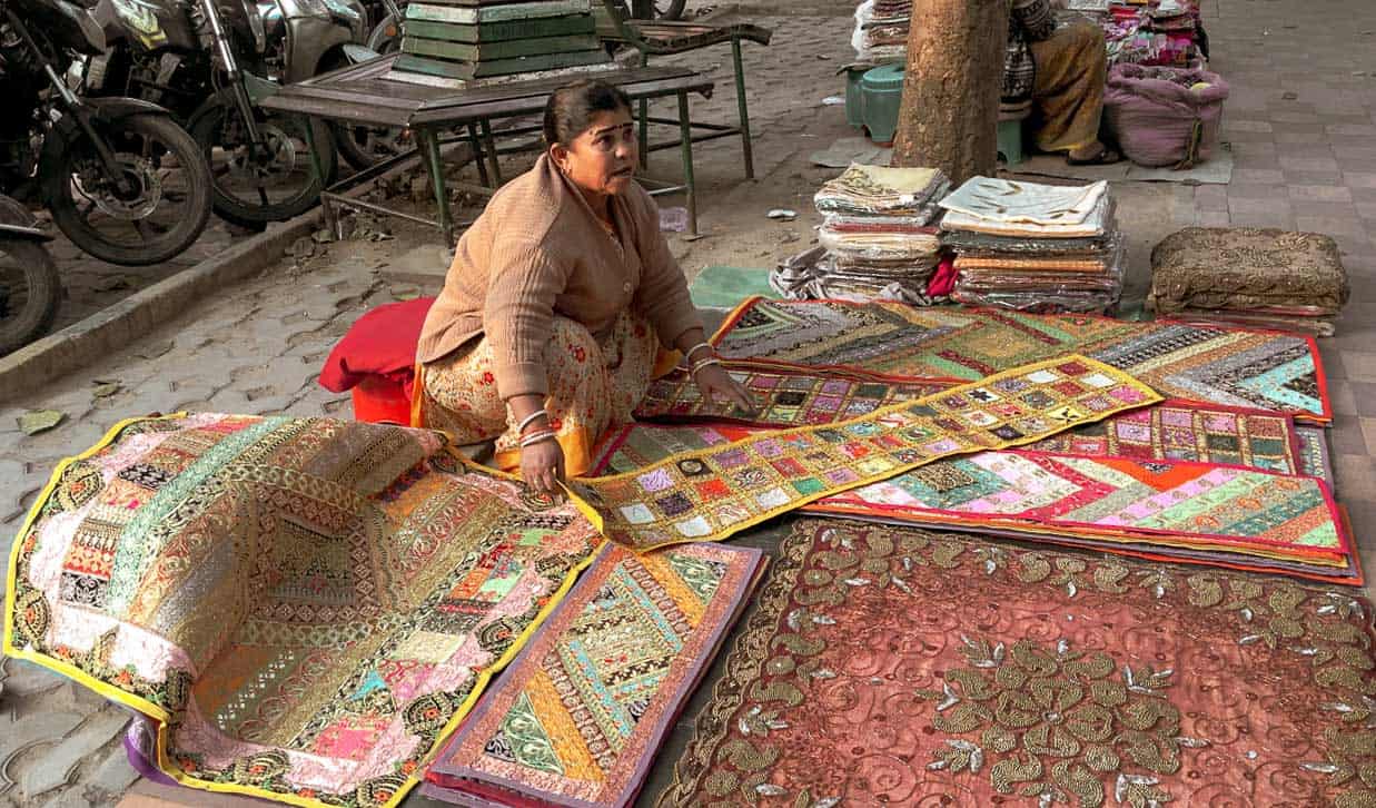 Guide to the best places for shopping in Delhi Breathedreamgo