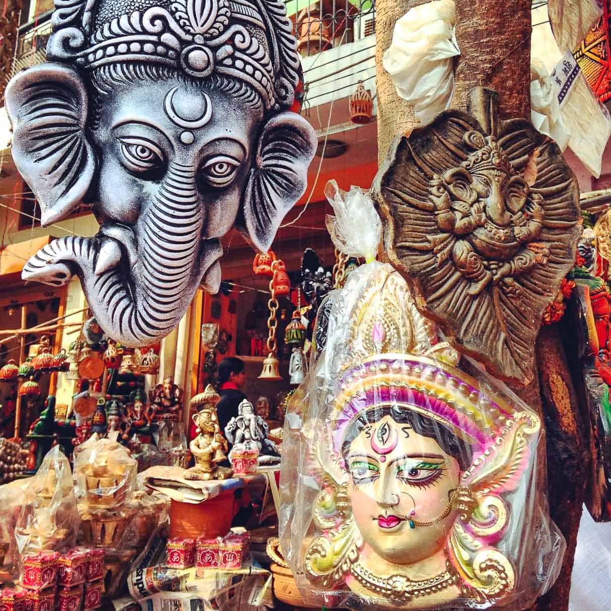 Guide to the best places for shopping in Delhi