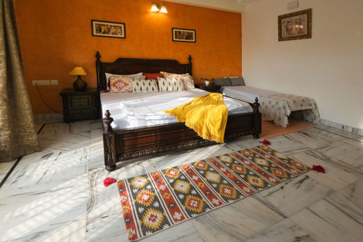 Room at Prakash Kutir homestay in Delhi, India