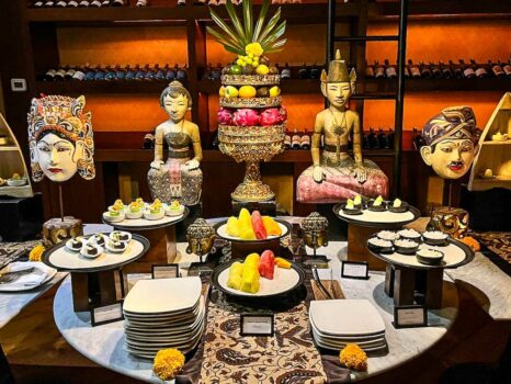 Four Seasons Resort Bali at Sayan dessert buffet