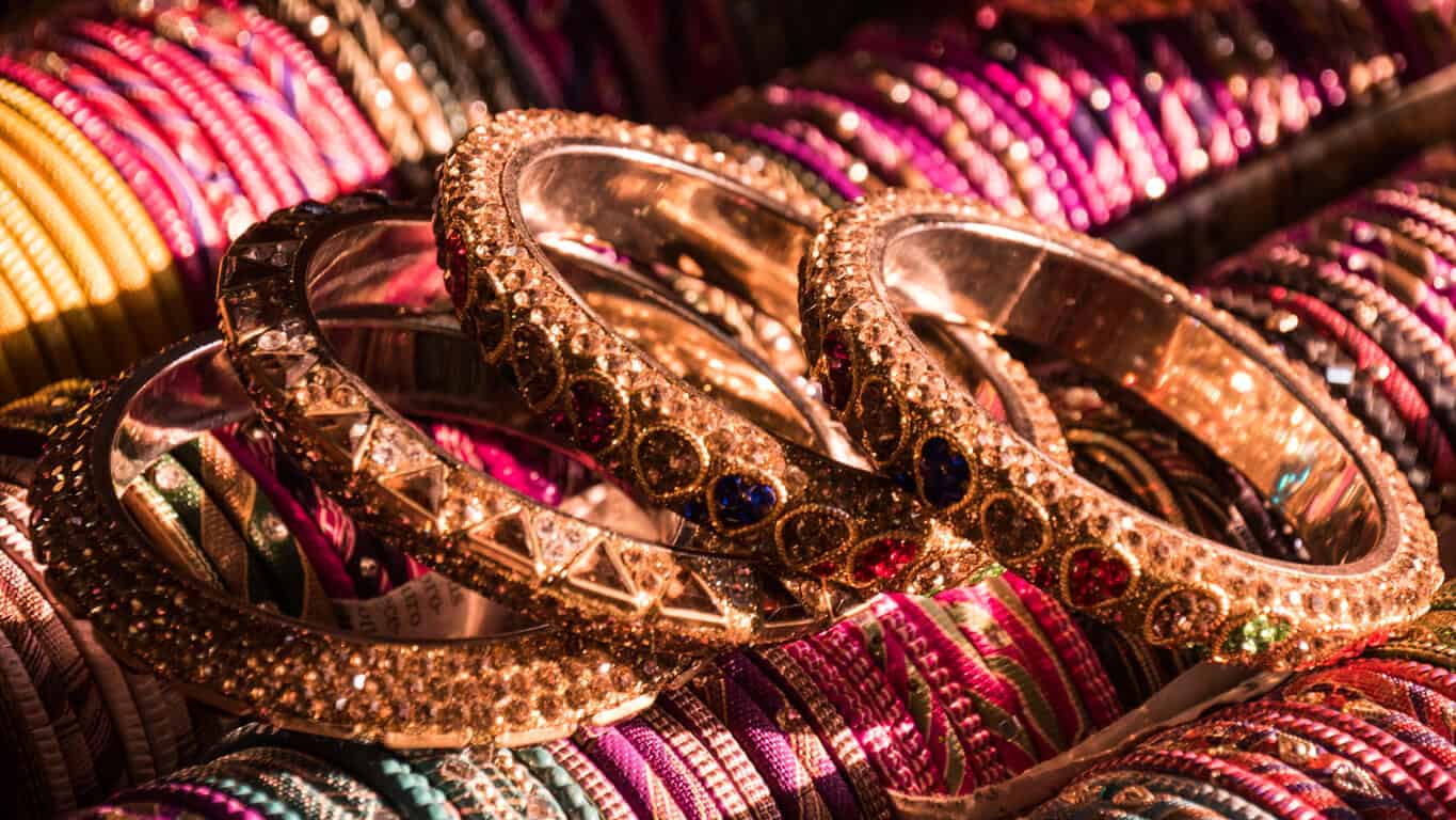 bangles and jewellery image for private India tour