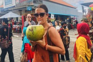 Kelly Campbell A real woman traveller. Kelly Campbell